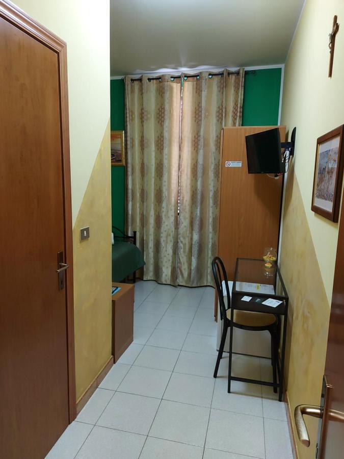 Hotel Domus Pacis Santa Chiara Casa Per Ferie Loreto Zimmer foto