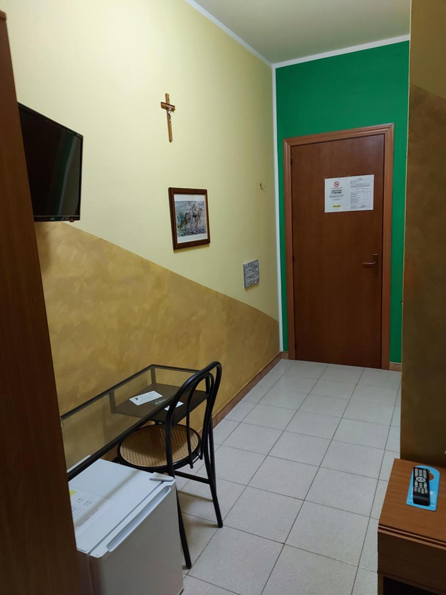Hotel Domus Pacis Santa Chiara Casa Per Ferie Loreto Zimmer foto