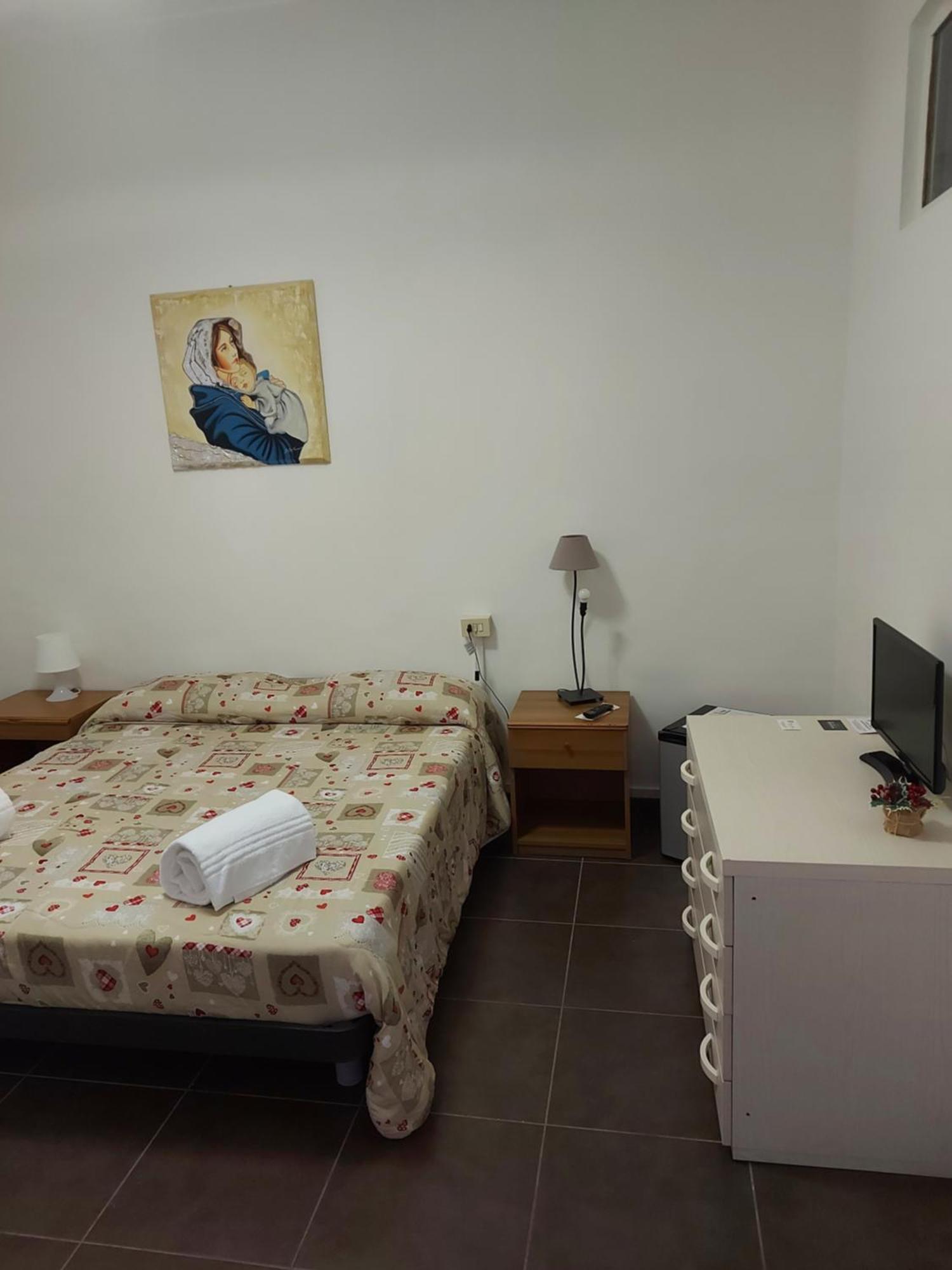 Hotel Domus Pacis Santa Chiara Casa Per Ferie Loreto Zimmer foto